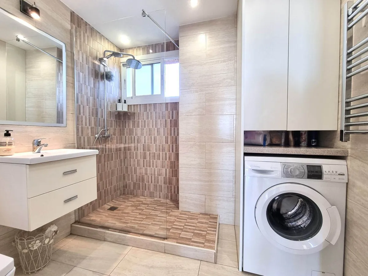 ea8f8076-798b-48f7-beae-a630339a8d0f