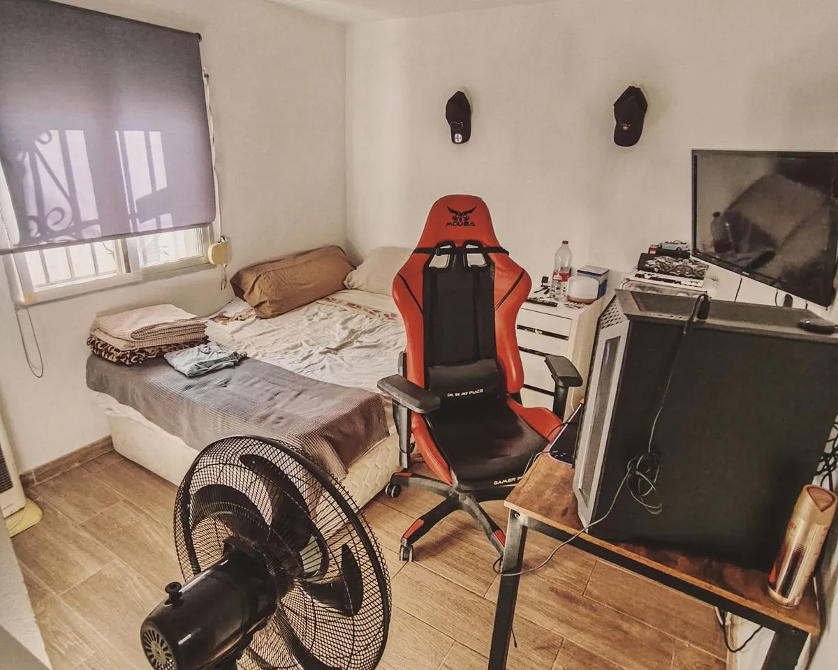 128c357c-58e3-42a4-a8ea-9b366c11f1fd