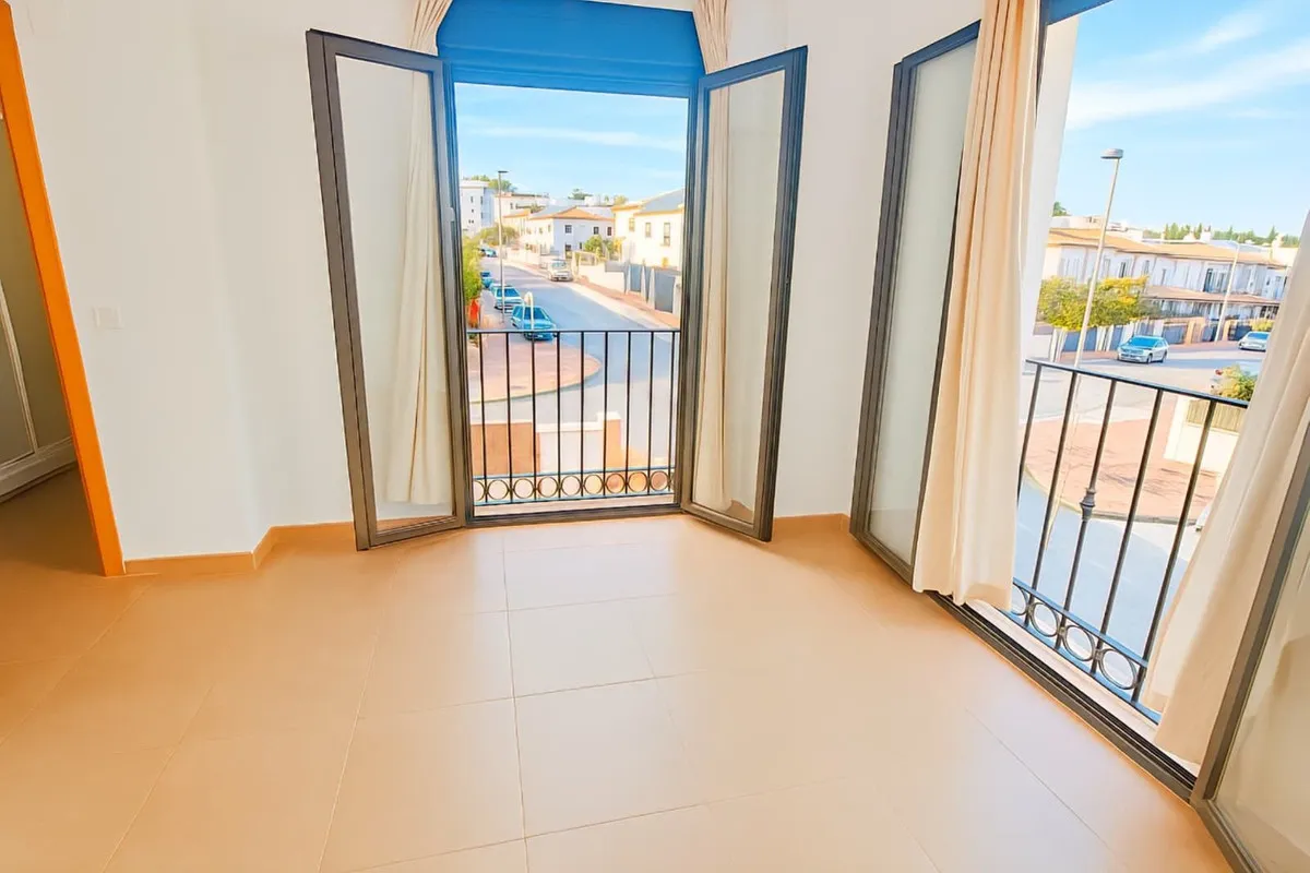 b724eb2e-bf75-4293-b275-78330b54e2c3