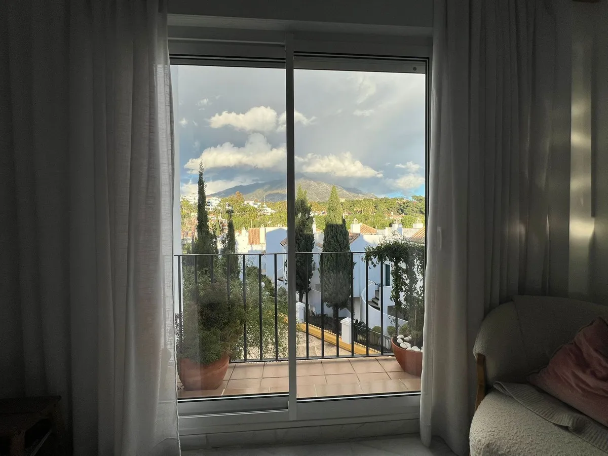 37b84d3b-84b4-4610-8ee5-f4241056e56f