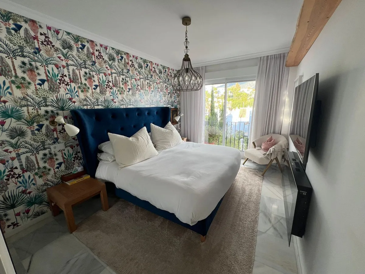 935ba9fb-1b78-47d0-add6-f657d77b227b