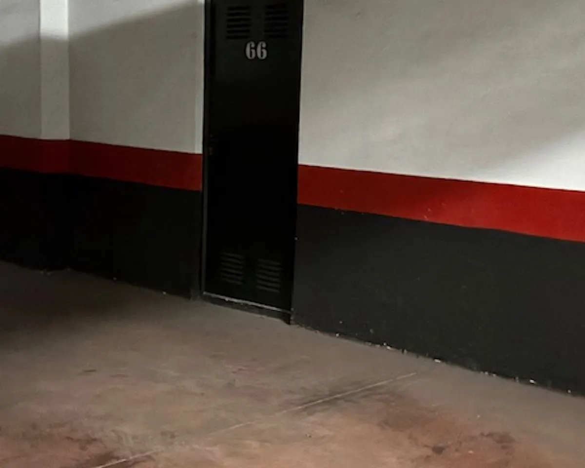 b905e7a9-9adb-471b-b0c7-ba9506efc08e