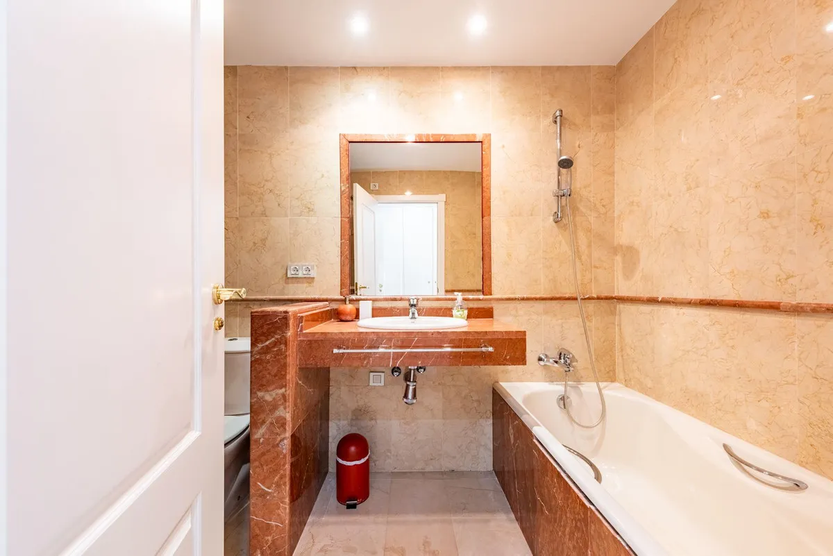 e6888817-fec9-4bd5-82cc-f974ce4e28fa