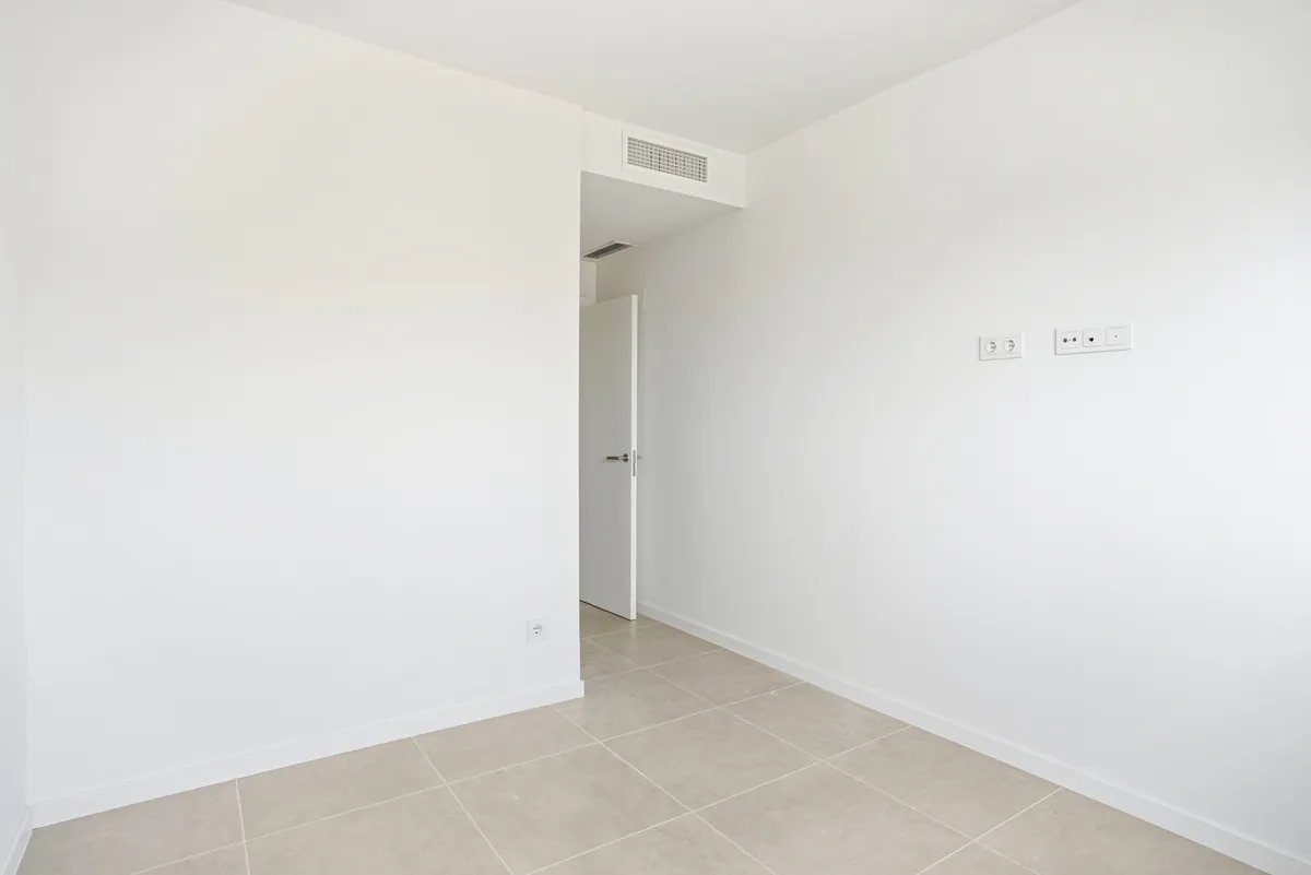 dc837fef-62d6-45c9-b2ea-e0b74a868b74