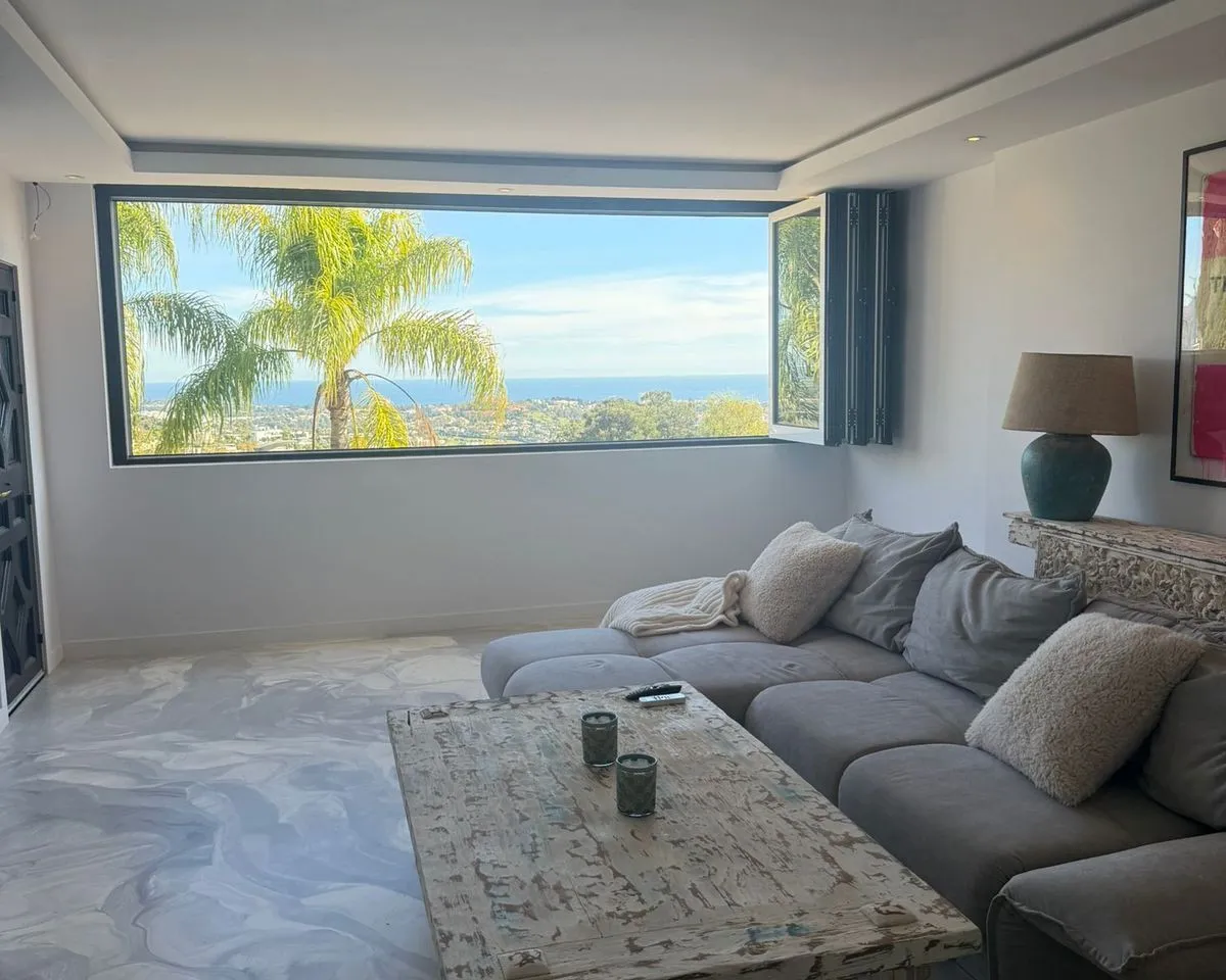 97e9f121-b82a-4326-811f-7602303e8c10