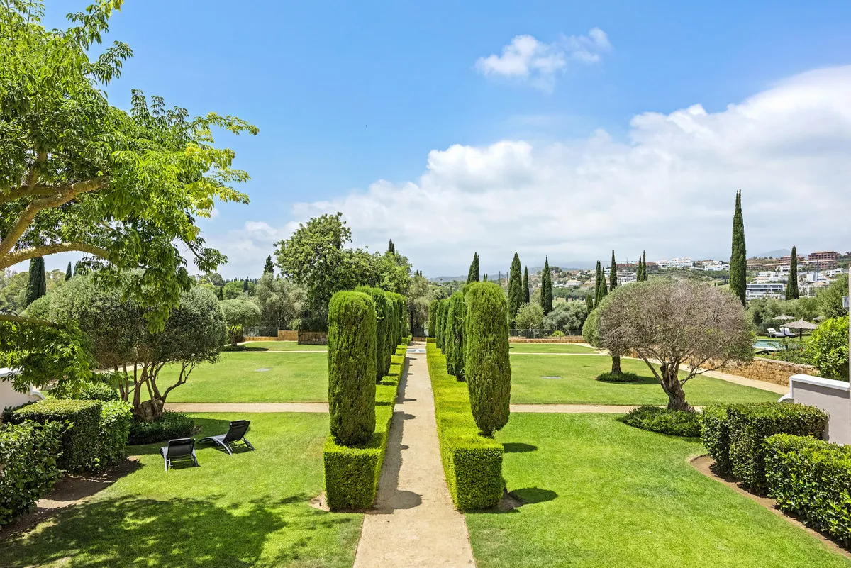 8ead10c1-b793-4110-9aaa-4c1076bbe043