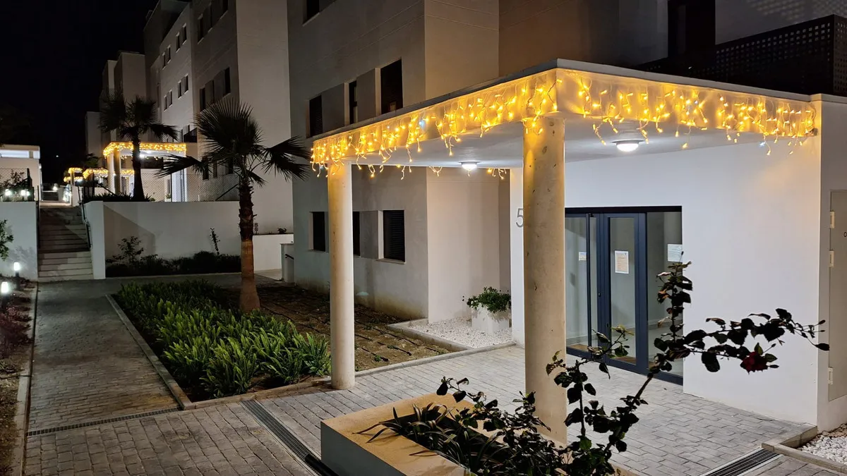 d9e85364-67cb-4551-893c-e1d221c734e4