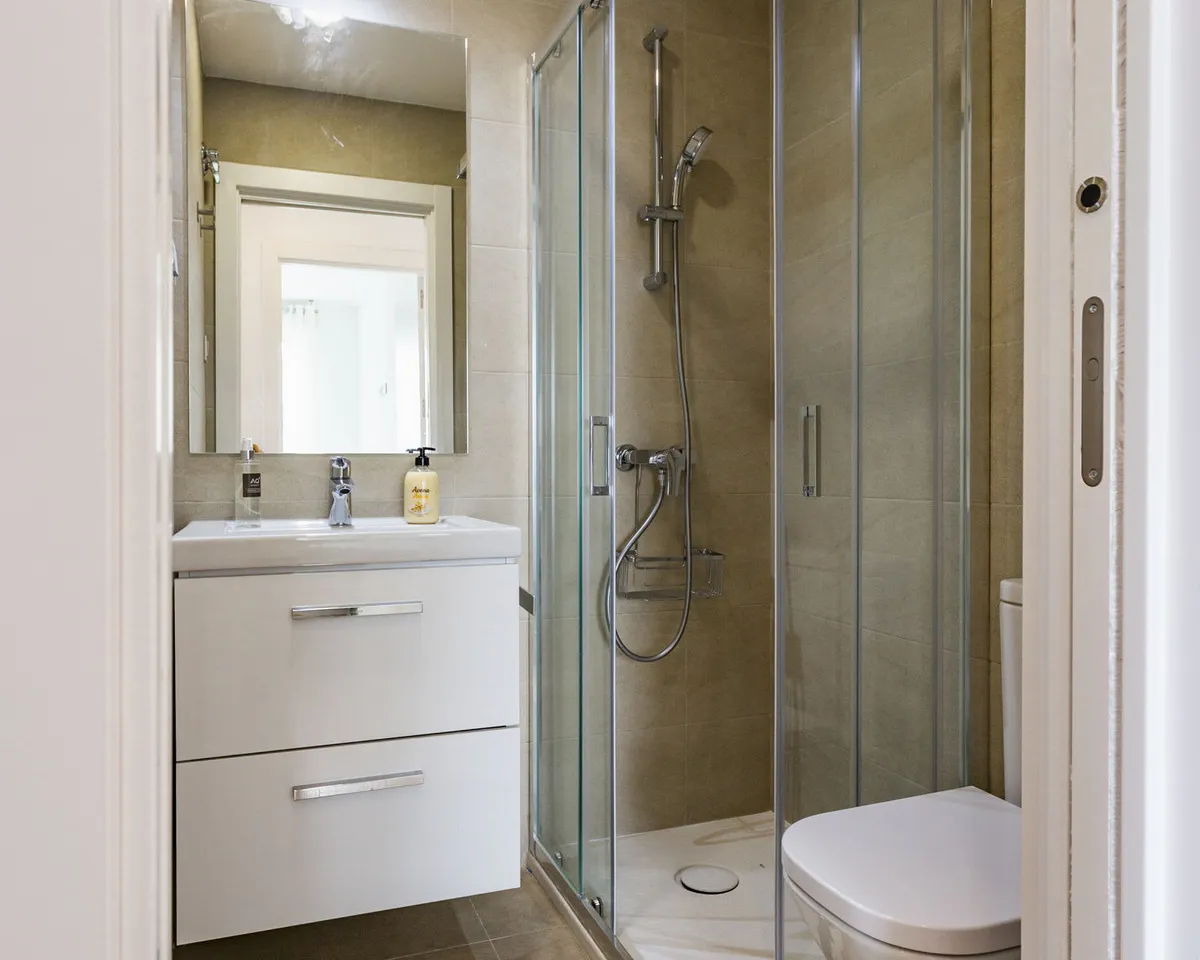 d38a2be4-f058-4381-a874-a7373efbe702