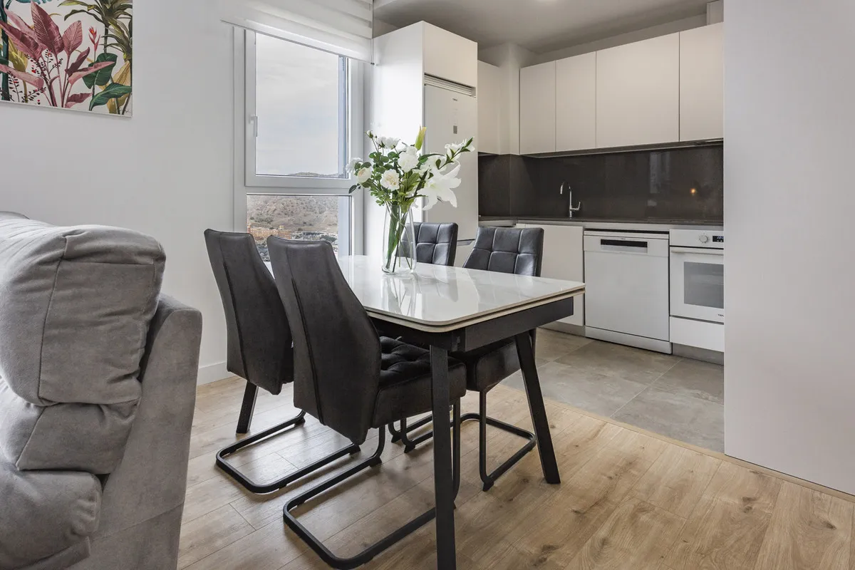 e4569051-ffa4-4b03-9011-fc605adceb51