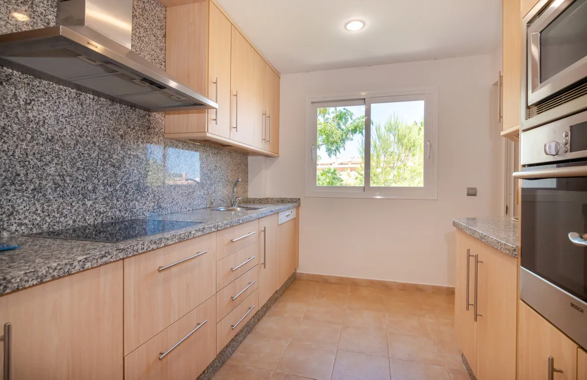 a928b45c-0b8d-43fc-a67f-28e755742610