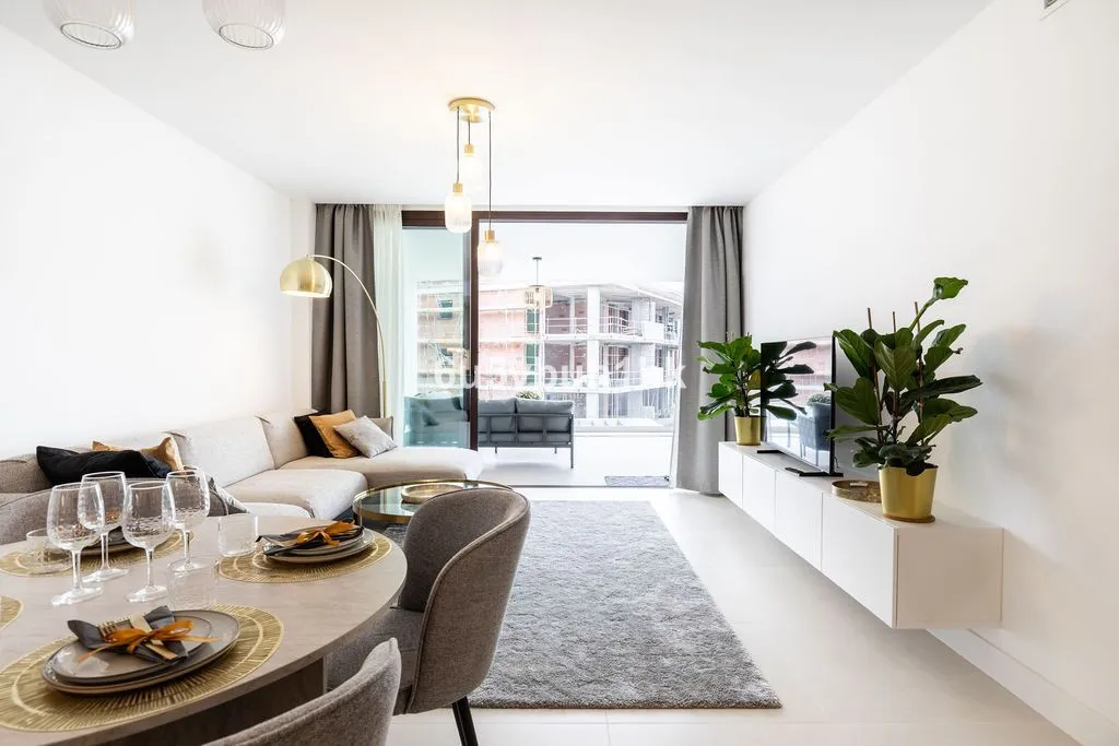 Luxurious 2-Bedroom Apartment in El Higuerón with Sea Views