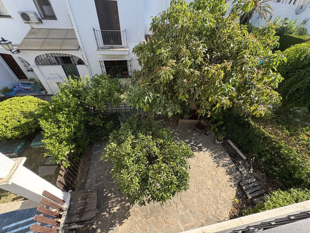 c77ac195-3499-41ba-9c85-359a41f2a108