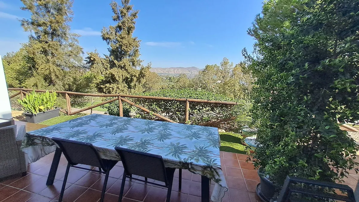 2c2d8734-1d16-45e5-ac72-151ce8efb104