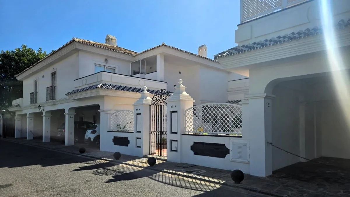 4636a993-4db0-4df8-8c6e-8377b2b7c299