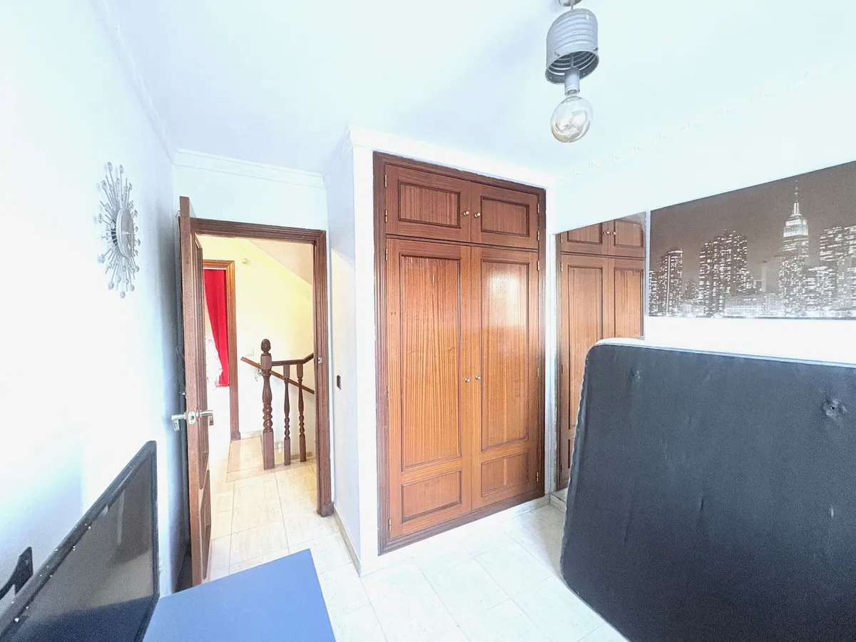 f1a3cf77-1792-48b5-af0b-662714206f8c