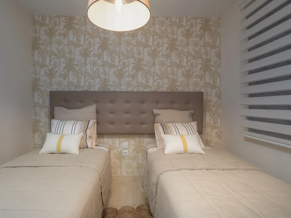 ce941720-83a7-4ab7-bb9c-224dbd60522e