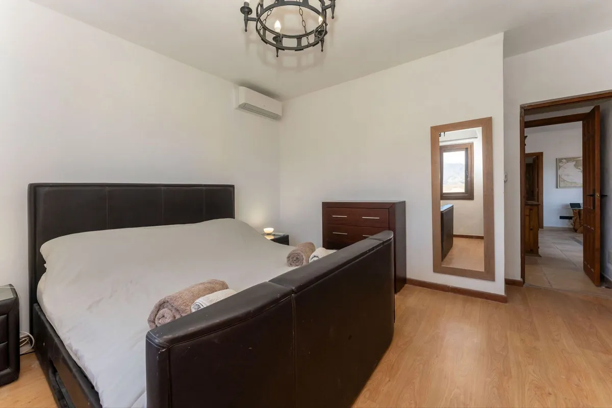 39c8217f-91c9-42a6-b086-605249706918