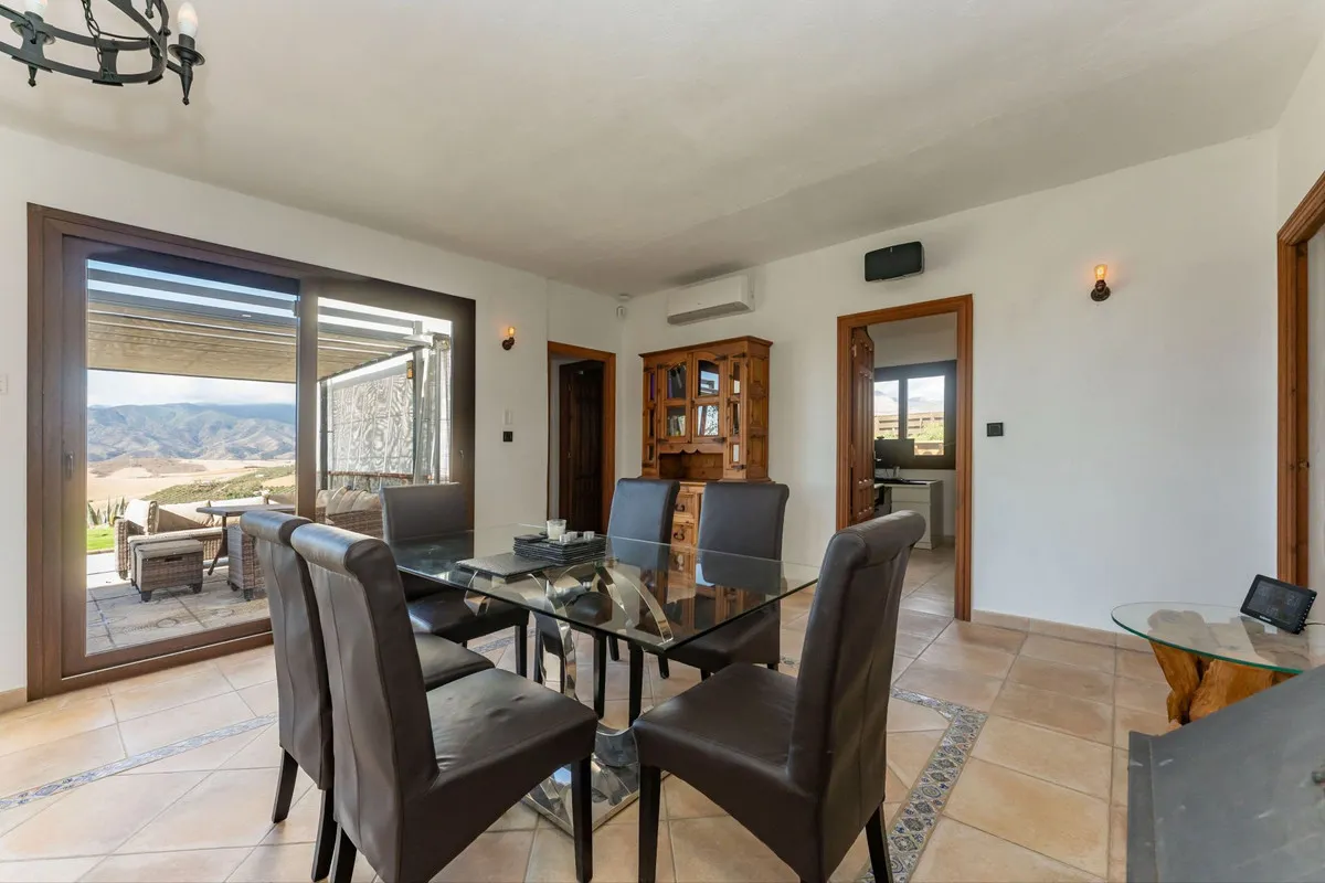 52aec57c-e7c2-43ec-998d-9416651b271e