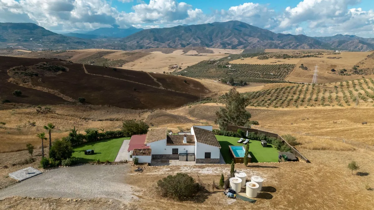 670d802b-6336-4d30-aacb-f57d225e3305