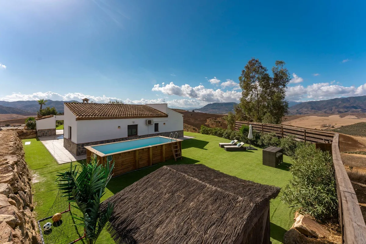 806dad2e-5e31-4666-a5df-835e586e63ae