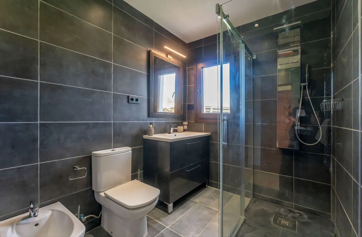 c0435839-19c2-40a6-a7bb-c7453e63468b