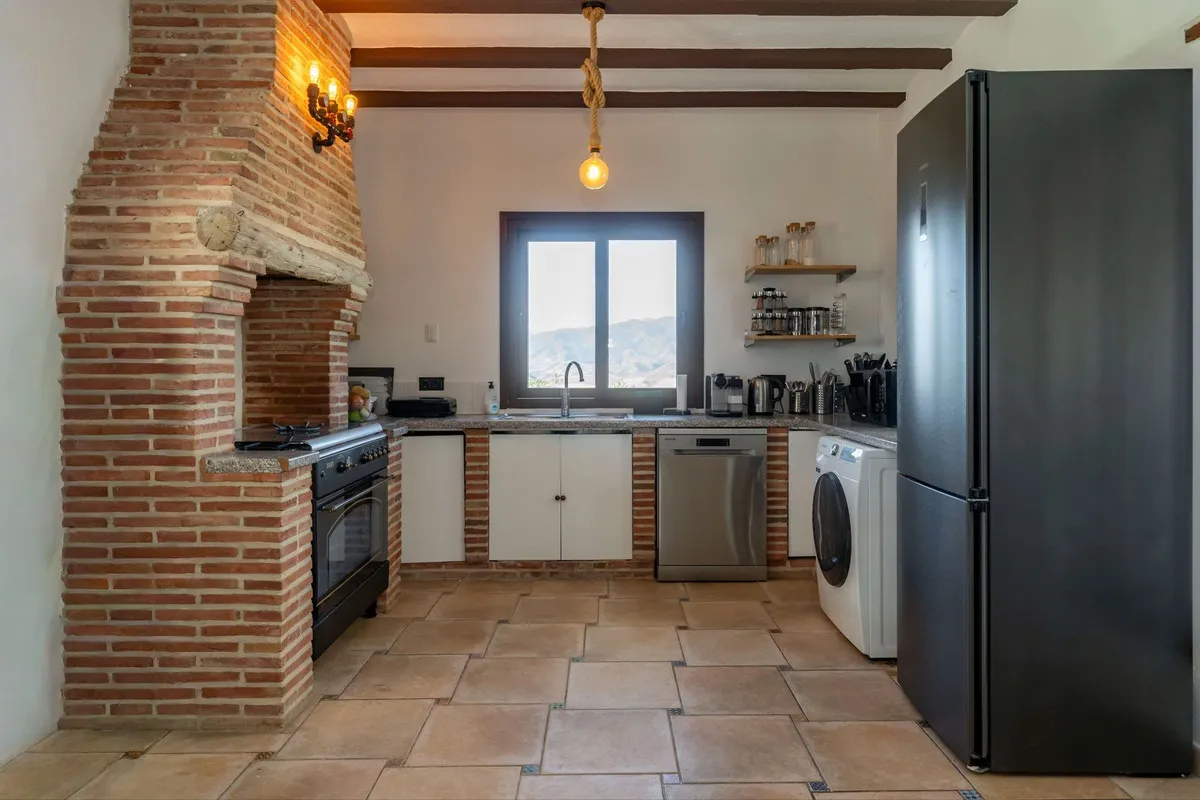 ea8f4117-5e1b-4ac8-9077-0f2e1f781499