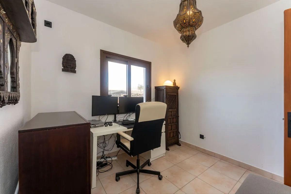 ee420498-e25a-4b5f-b8ef-8954e1c18979