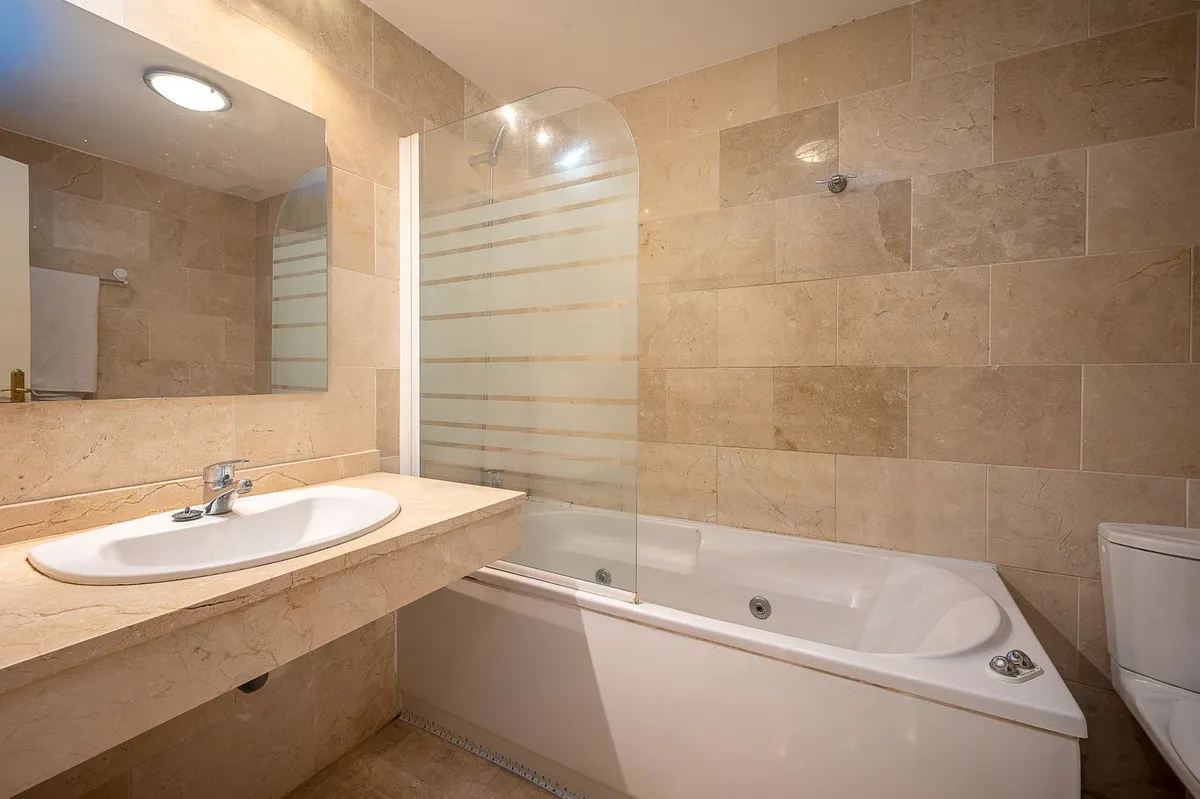 2ed08373-c138-46e8-8e1a-ad94d279fb60