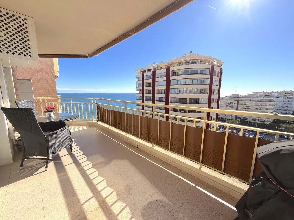 Seafront Apartment with Stunning Views in Fuengirola