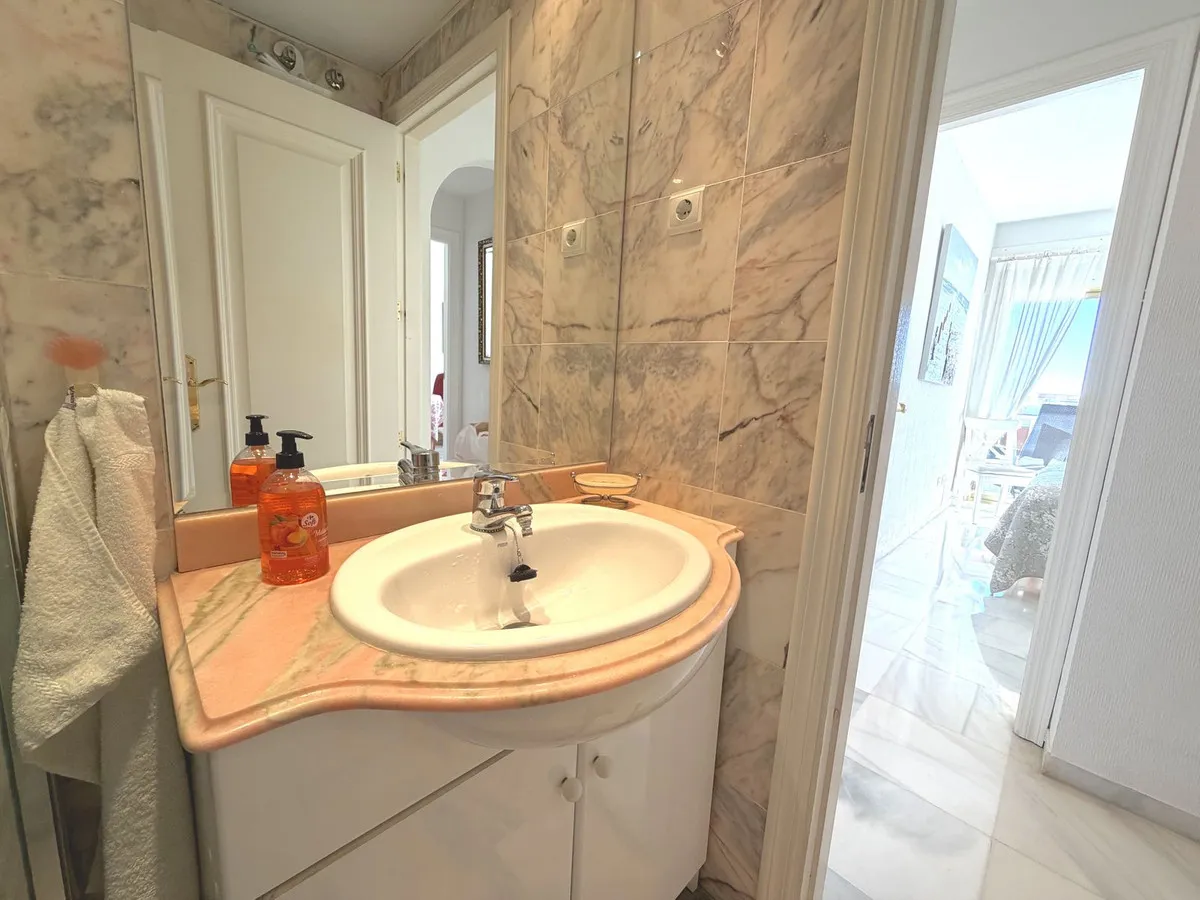 edc59561-b5b2-4551-bd10-a103ca30dbdd