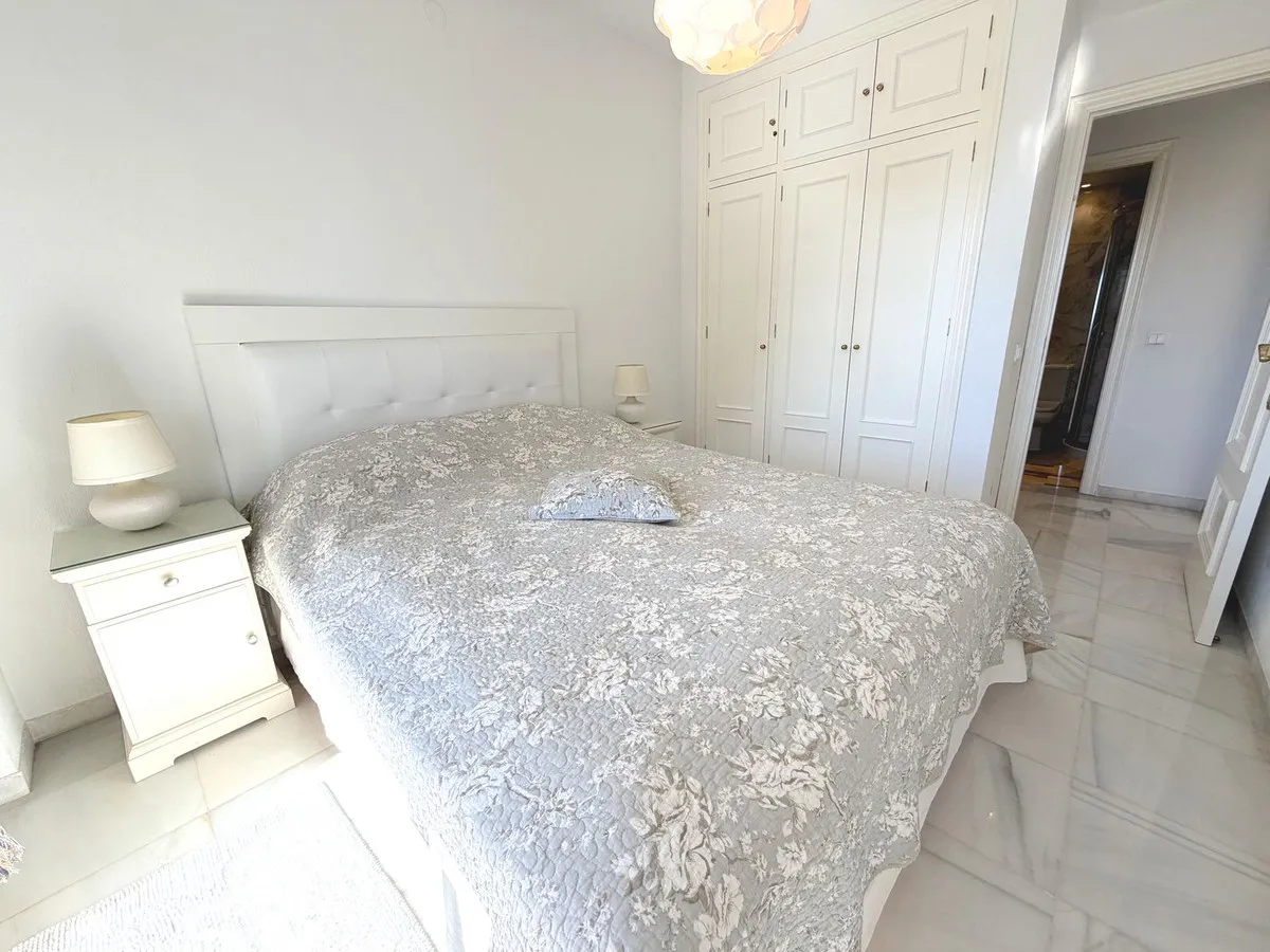 ee399869-289c-4966-9965-964c9c7d3aca