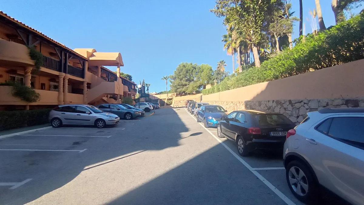 a74a7287-c521-489d-9b36-168612bd5f61