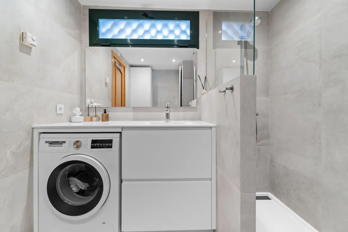 af5c0a52-665b-44f6-b3aa-f15102827f46