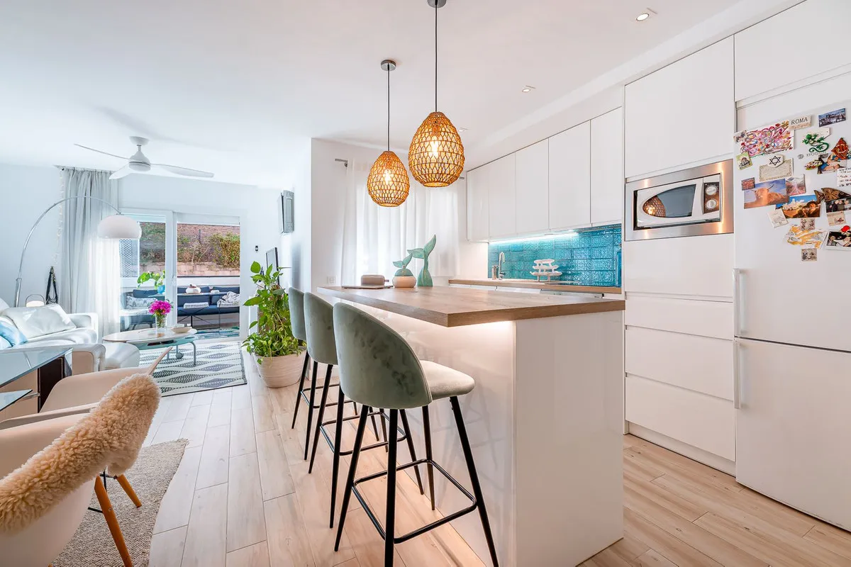 81556707-61f0-4c90-8a8d-e7a072c29104