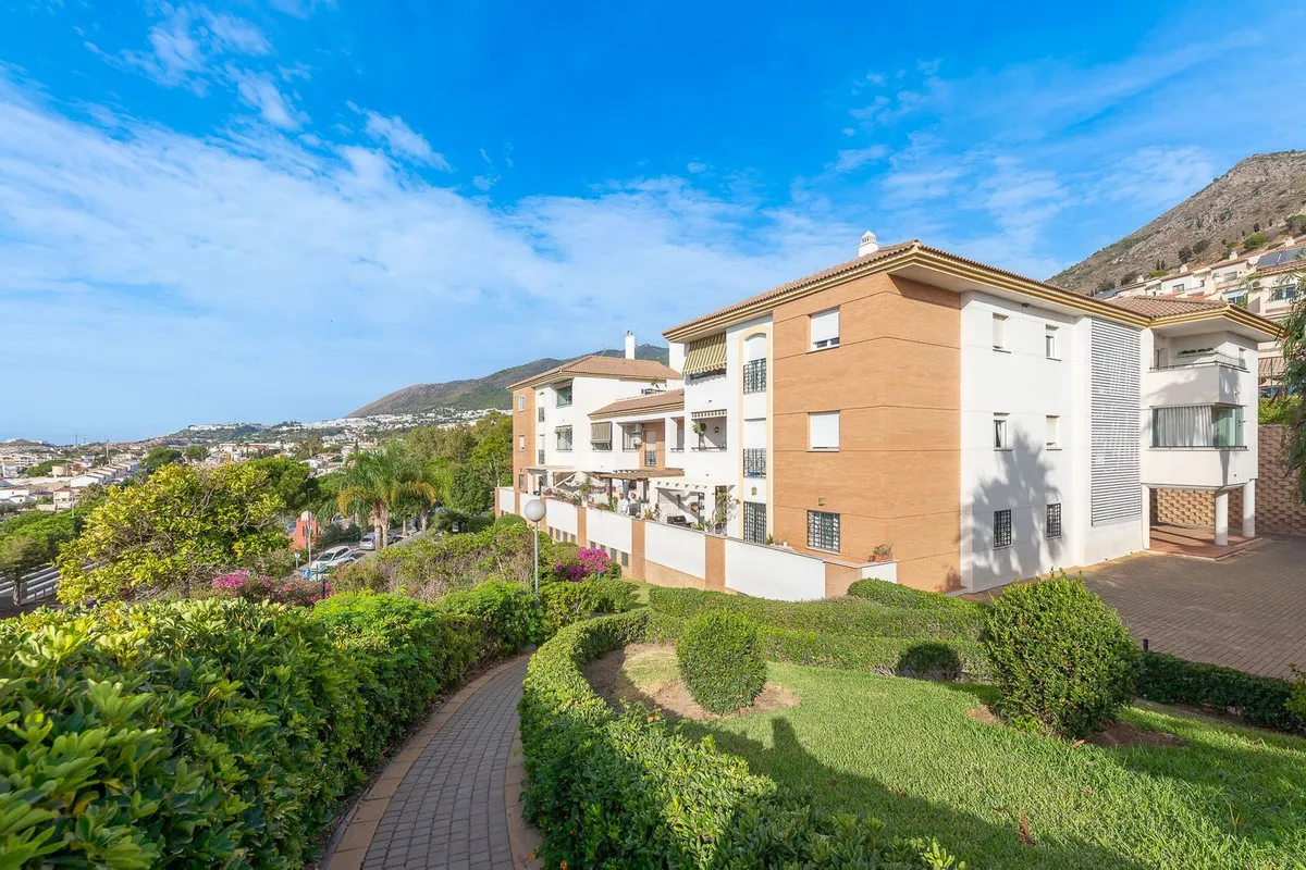 851edb43-3f51-48f2-8da3-dafe293bec22