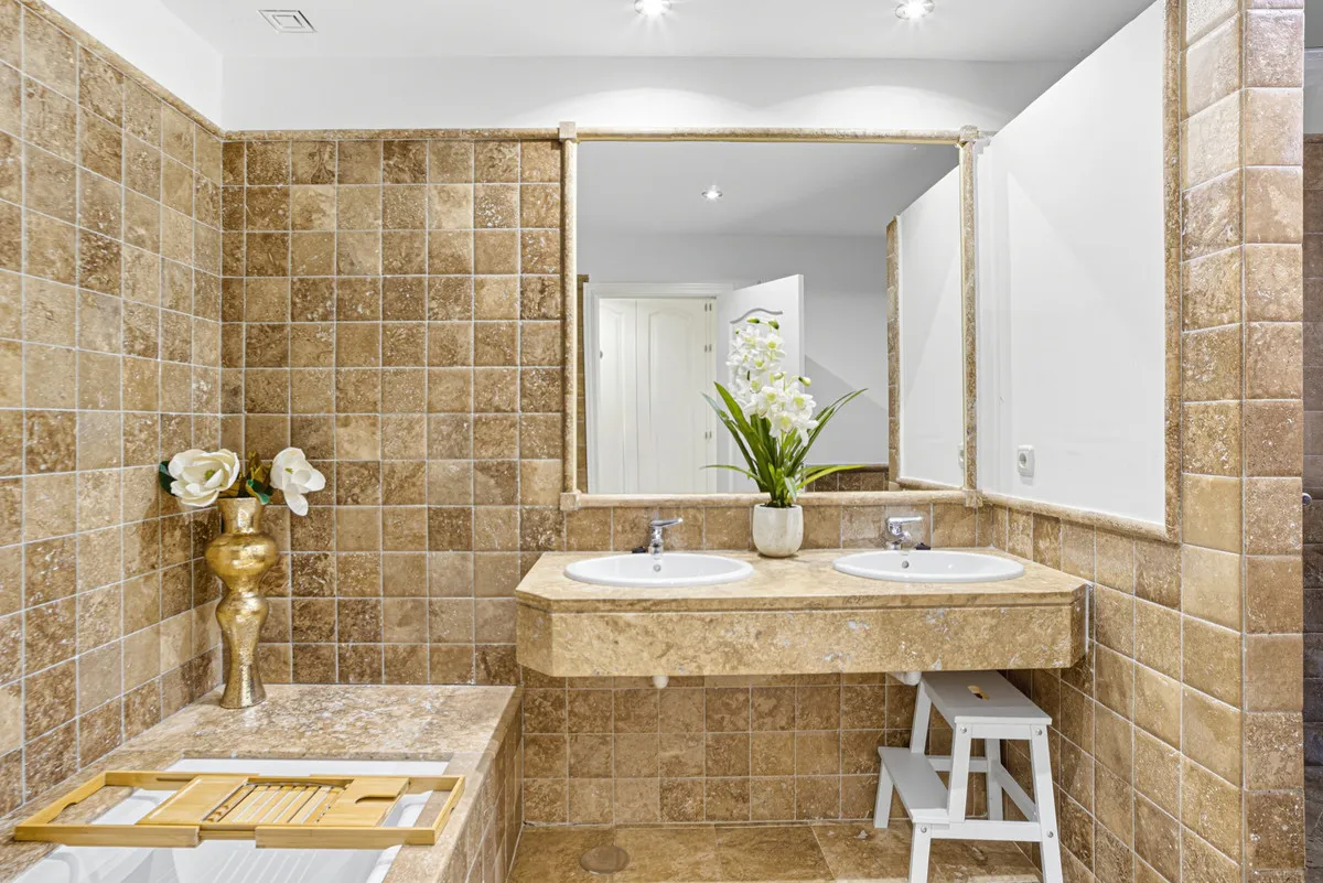 1bb469fe-8878-4972-8841-1aa5f9d0f0c6