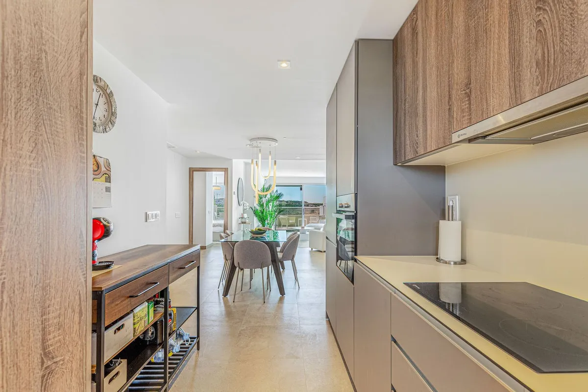 6a11a3e2-7c90-438b-8be9-b2d7c59251d1