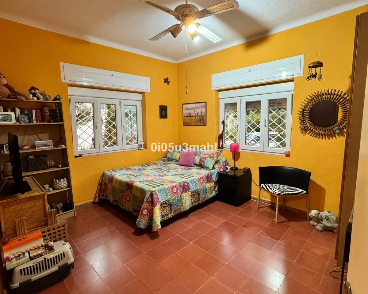 efb08b76-b98d-4d16-99dd-2c8749e0943c