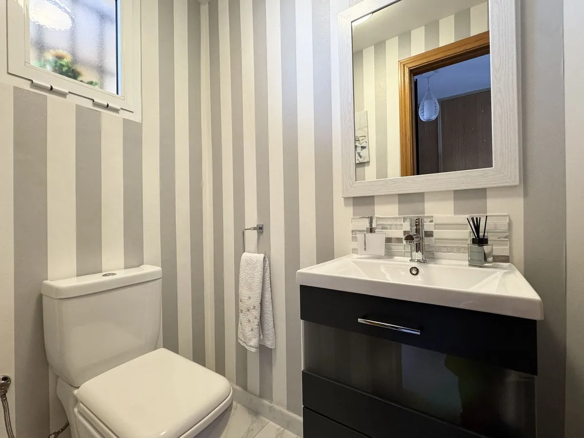 bb0af43f-7629-4165-8f93-250c7301f27a