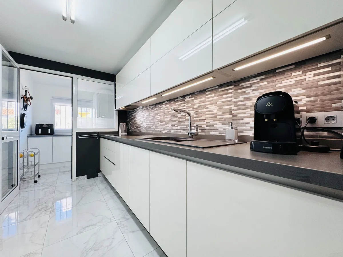 d09b05ac-7656-44f2-a2b9-8e633a3cb2e1