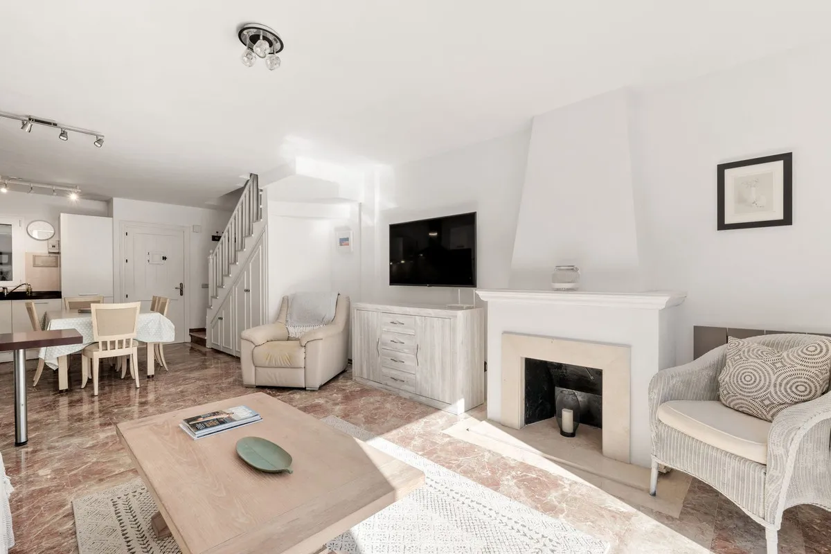 717c1b64-fee4-416c-a37a-f0e7e3a0f59e