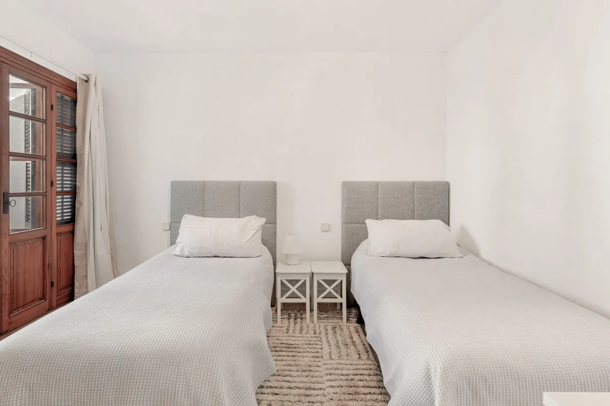 cfb4146d-af3f-4d45-8af6-09c9ff3b9e49