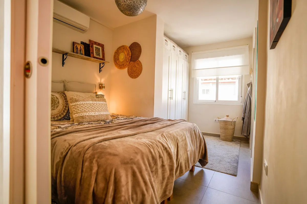 8bcc728e-fb5c-426d-a35a-c302b4941040