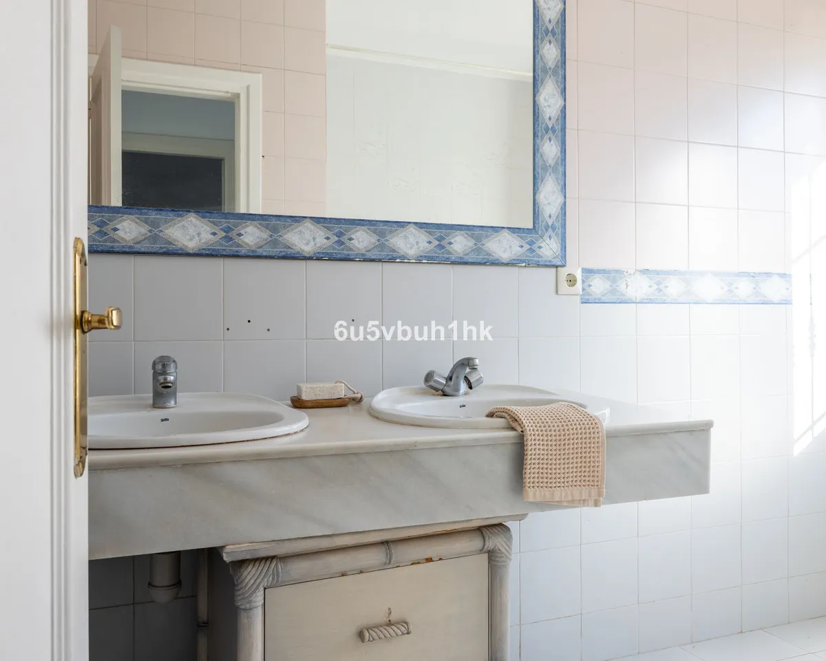 b8ea945a-e34f-4322-b589-885e241a9ef2