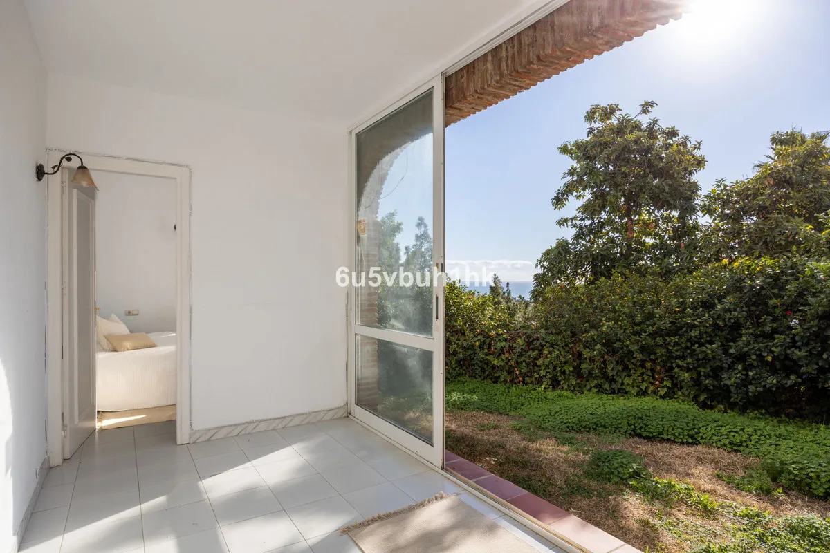 cfd96975-8710-483c-a712-45c575fec4bd