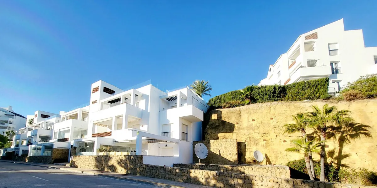 4766ef6a-b579-4215-80a3-ceea4cb8497f