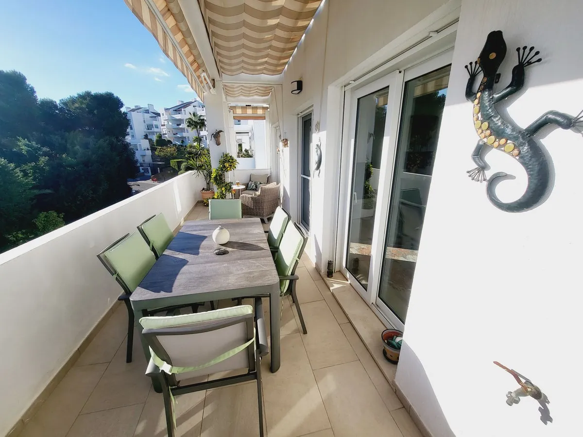 e8d20647-aed1-4d55-b2c3-3f3dbbe3f465