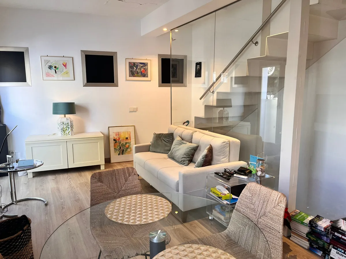 48fa68c0-6056-4c69-b100-3d9d5f71b3ff