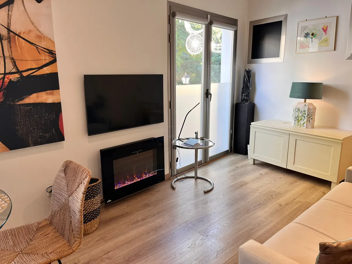 e08561ca-9439-429c-866e-f9090bdf5962