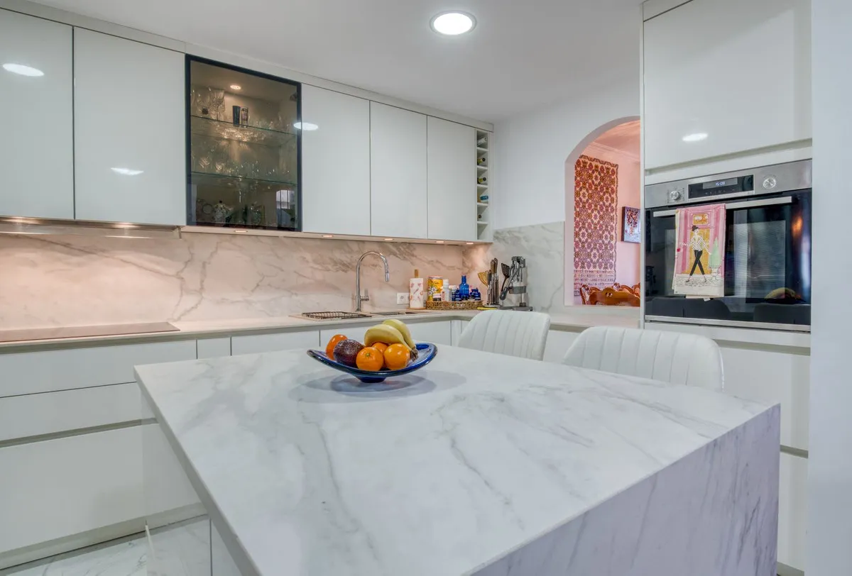 00ec2b15-1373-4e88-82b5-12307f634ed5